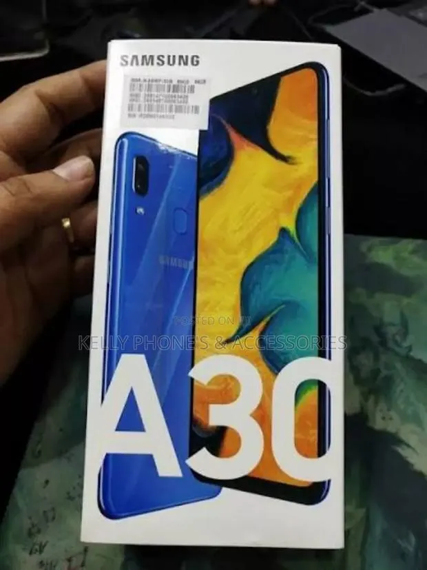 New Samsung Galaxy A30 64 GB White · Photo 1