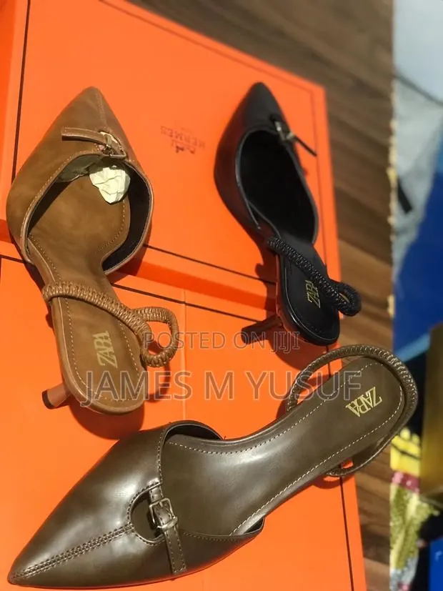 Original Zara Short Heel Cover Sandals · Photo 1