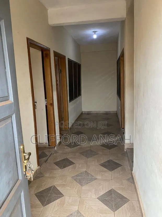 Furnished 3bdrm Apartment in Brofoyerdu, Atwima Kwanwoma for rent · Photo 1
