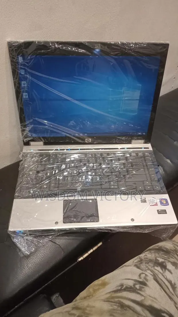 New Laptop HP 15-da3007nia 4GB Intel HDD 250GB · Photo 1