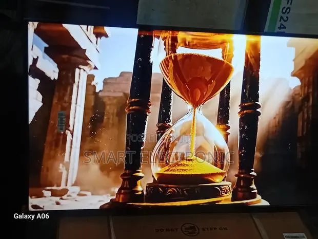 Samsung 43-Inch Smart Tv With Immersive Viewing Experience · Photo 1