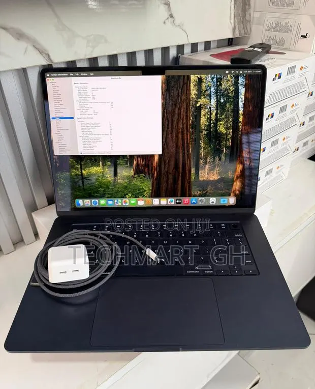 Laptop Apple MacBook Air 2025 M4 16GB Apple M4 SSD 256GB · Photo 1