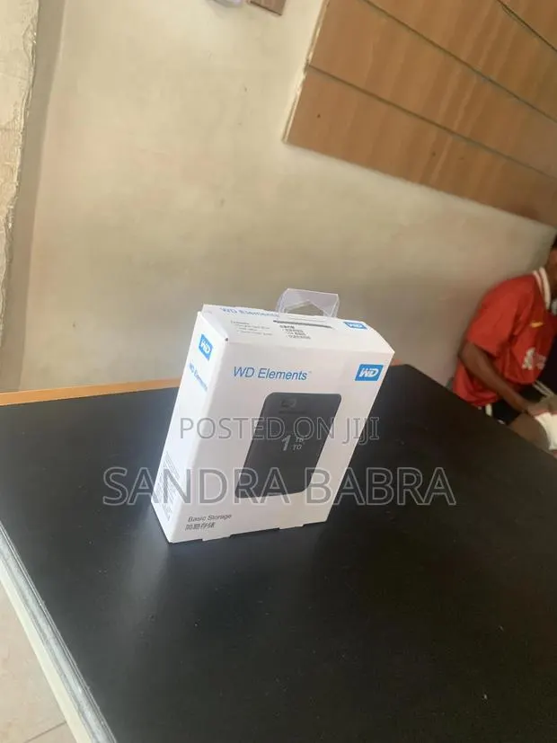 1tb External HDD Brand New (Wd) Element · Photo 1