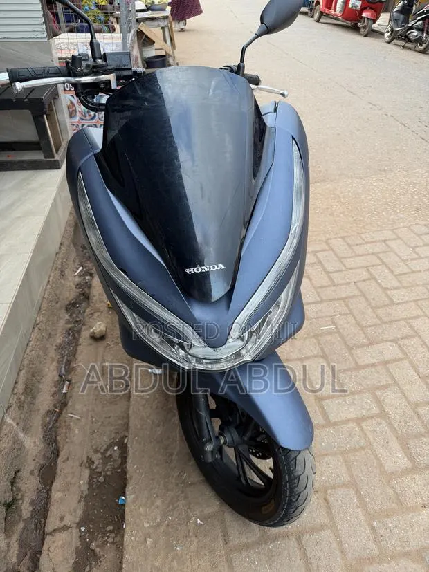 Honda 2024 Blue · Photo 1