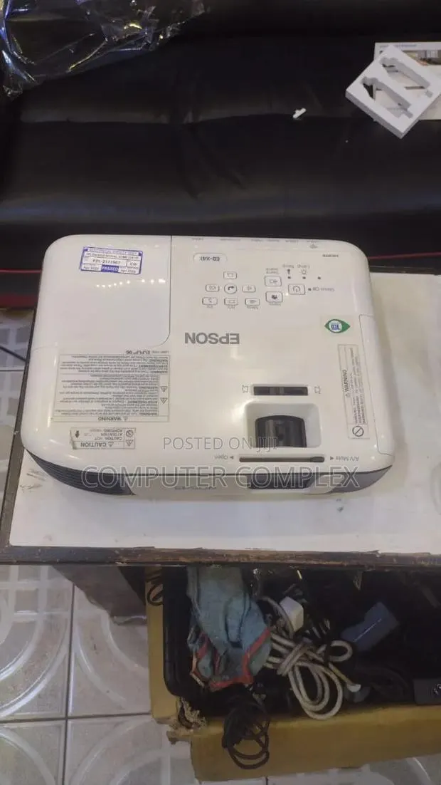 Projector for Rent · Photo 1