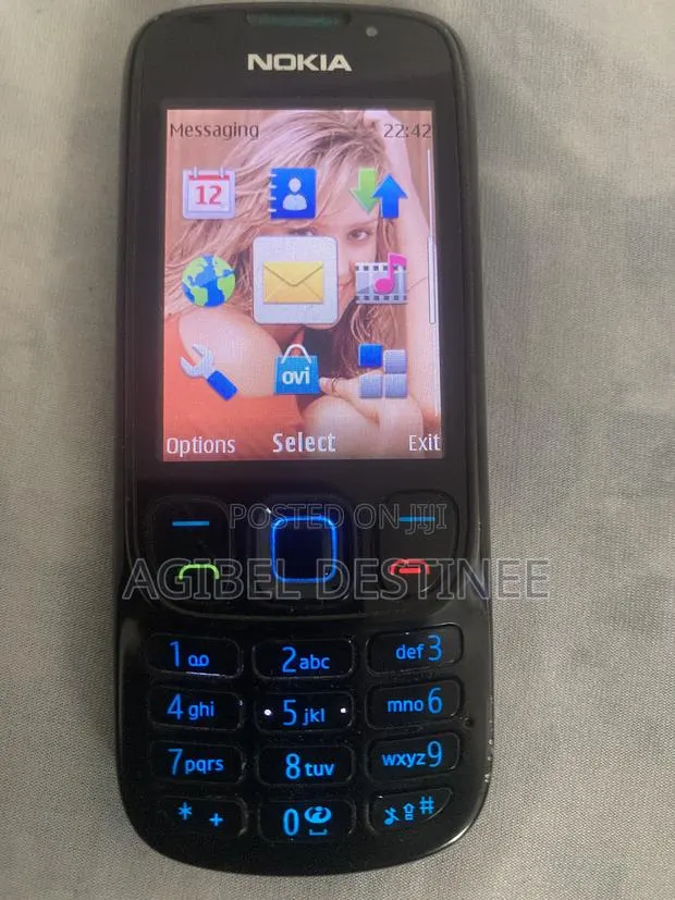 Nokia 6303 classic Black · Photo 1