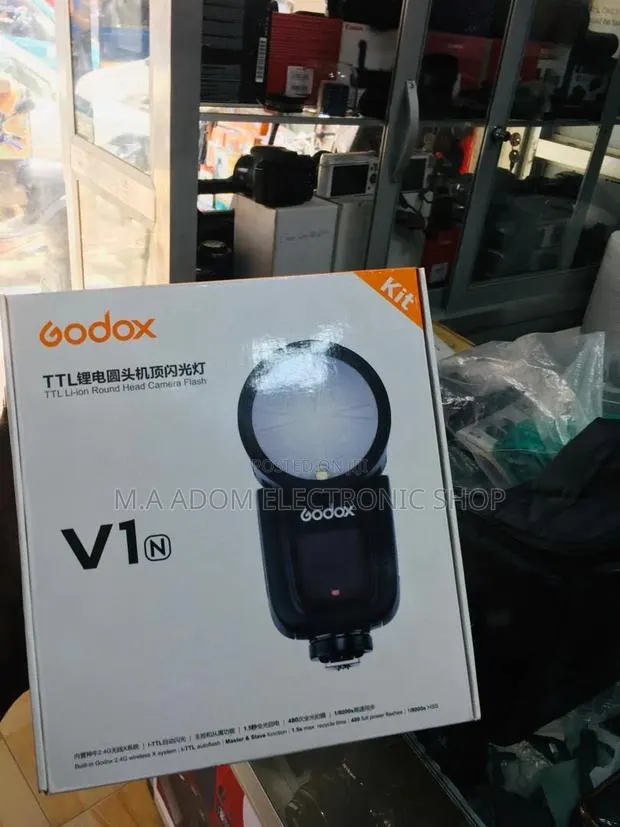 Godox V1n: Stunning Round Head Flash for Nikon · Photo 1