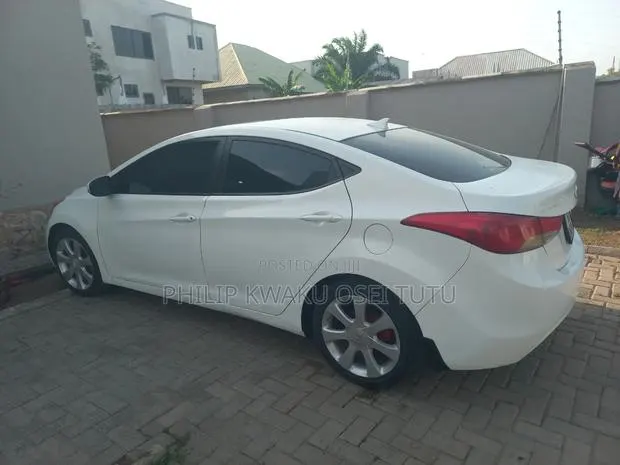 Hyundai Elantra 2013 White · Photo 1