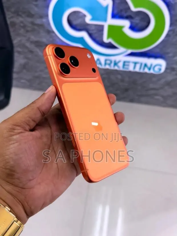 Apple iPhone 17 Pro Max 256 GB Orange · Photo 1