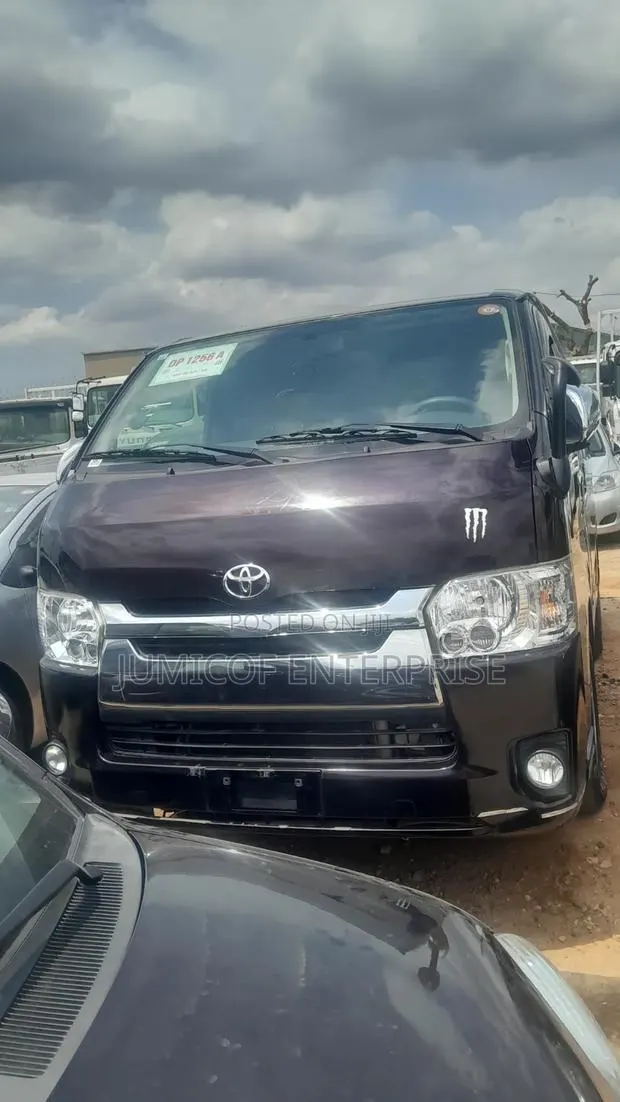 Toyota HiAce 2015 Beige