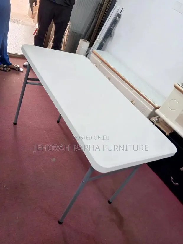 Six Seater Collapsible Table · Photo 1