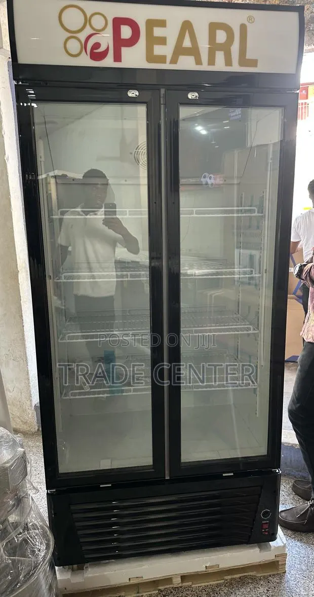 Pearl Display Fridge · Photo 1