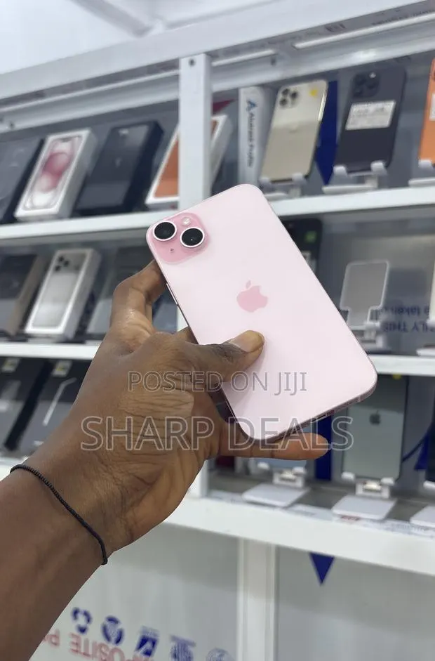 Apple iPhone 15 Plus 128 GB Pink · Photo 1