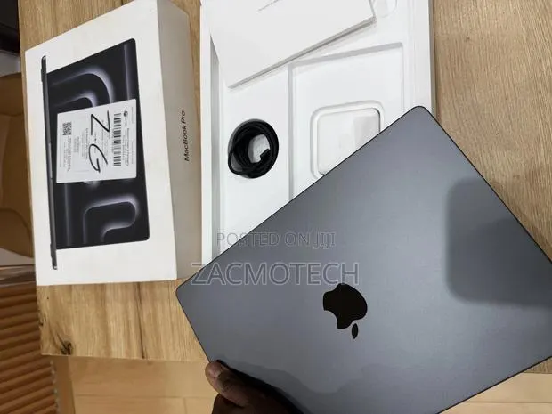 Laptop Apple MacBook Pro 2025 M5 14-inch 16GB Apple M5 SSD 512GB · Photo 1