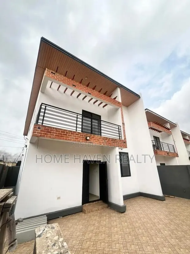 3bdrm House in Oyarifa, Ghana Flag for sale · Photo 1