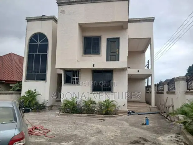 6bdrm House in Nyankyreniase, Kumasi Metropolitan for sale · Photo 1