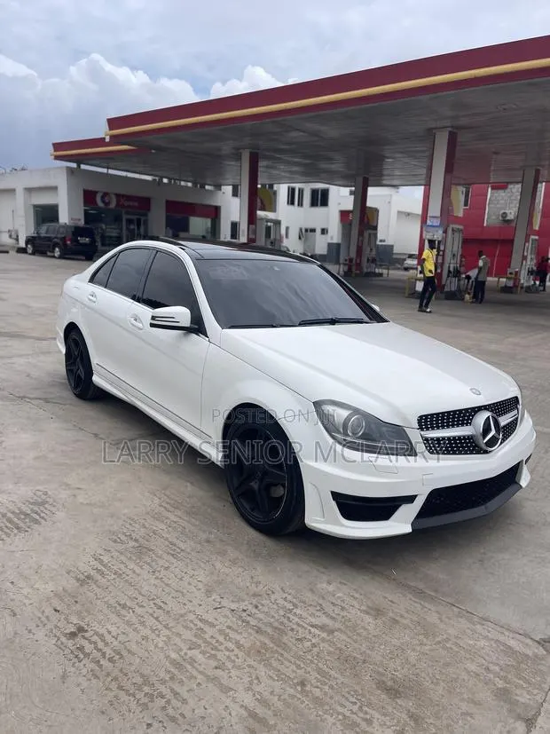 Mercedes-Benz C250 2013 White · Photo 1