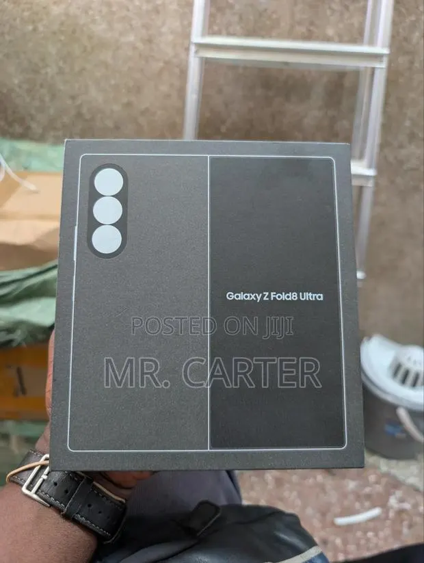 New Samsung Galaxy Z Fold8 Ultra 1 TB Blue · Photo 1