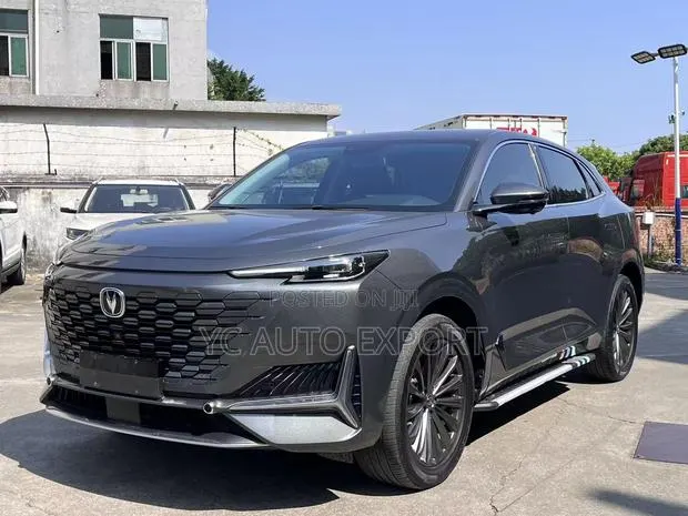 Changan UNI-K 2.0 Petrol FWD 2022 Gray · Photo 1