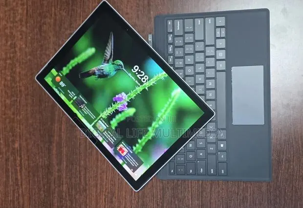 Laptop Microsoft Surface Pro 5 8GB Intel Core i5 SSD 256GB · Photo 1