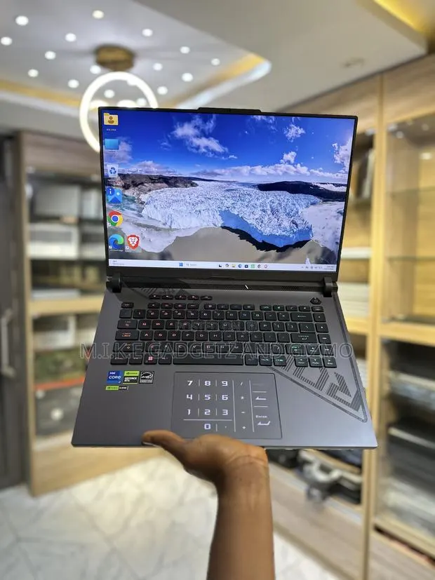 Laptop Asus ROG Strix G16 G614 16GB Intel Core i7 SSD 1T · Photo 1