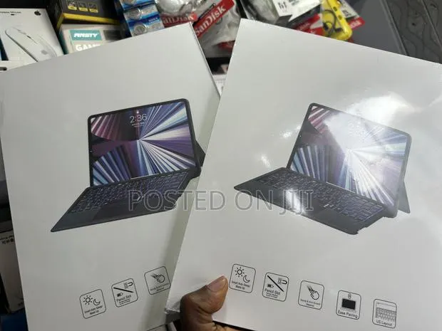 Tablet S9+/S9fe+/S10plus 12.4inch, Keyboard Magnetic Case With Light · Photo 1