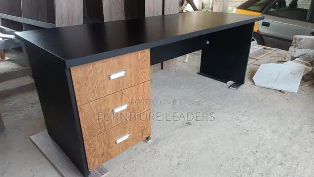 Office Table · Photo 1