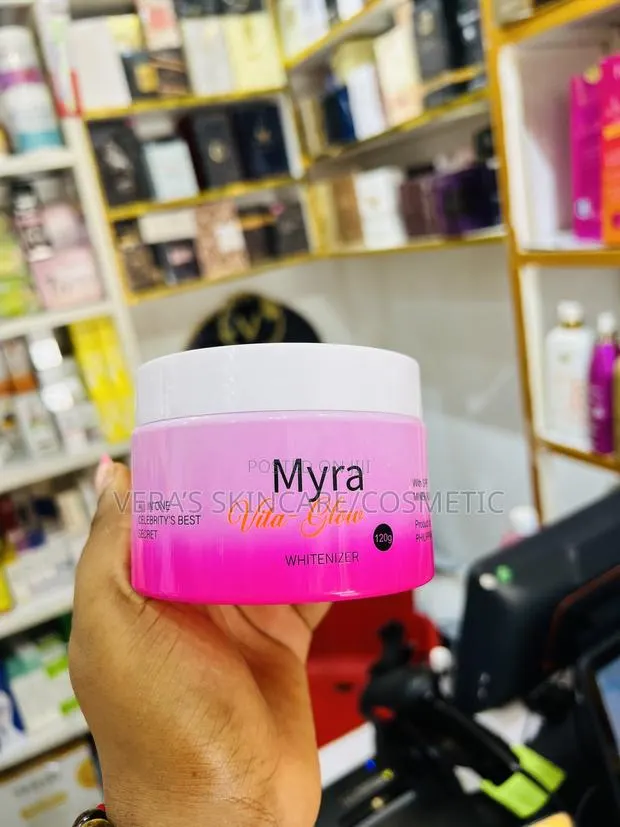Myra Vita Glow Whitening Cream · Photo 1