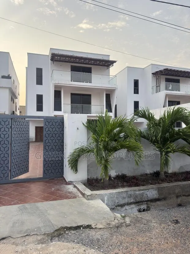 5bdrm House in Green, East Legon for sale · Photo 1