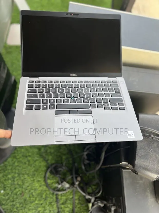 Laptop Dell Latitude 5310 8GB Intel Core i5 SSD 256GB · Photo 1