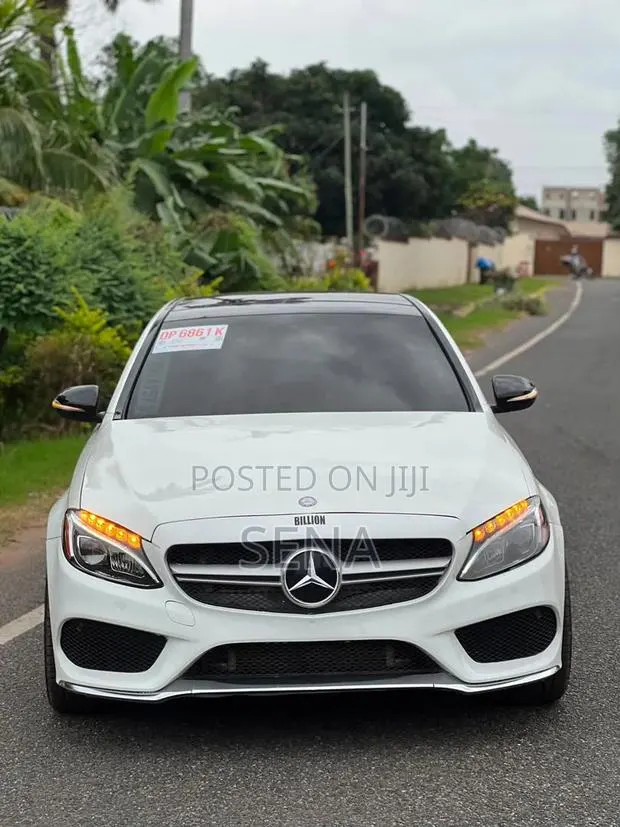 Mercedes-Benz C300 2018 White · Photo 1