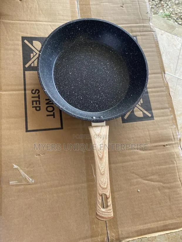 Wooden Handle Granite Fry Pan - Black (24cm) · Photo 1