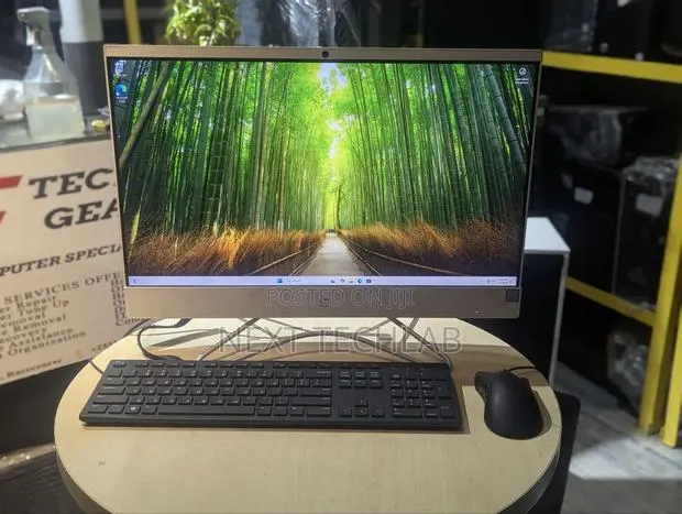 Desktop Computer HP 200 G4 All-in-One 8GB Intel Core I3 SSD 256GB · Photo 1