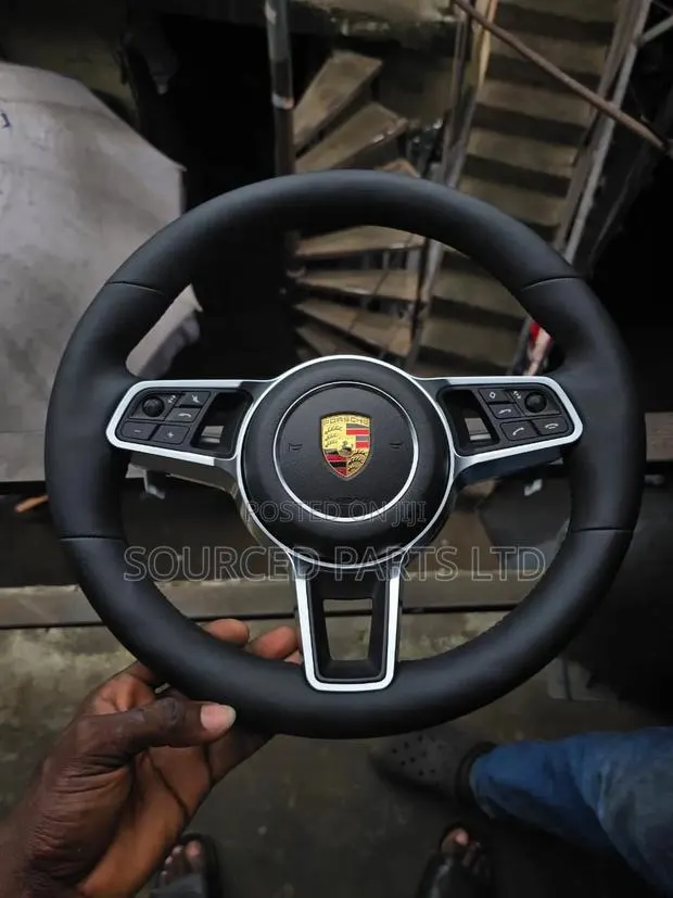 Porsche Macan Steering Wheel · Photo 1