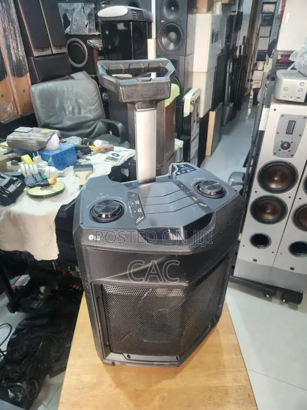 LG Rk3 Rechargeable Bluetooth Speaker · Photo 1