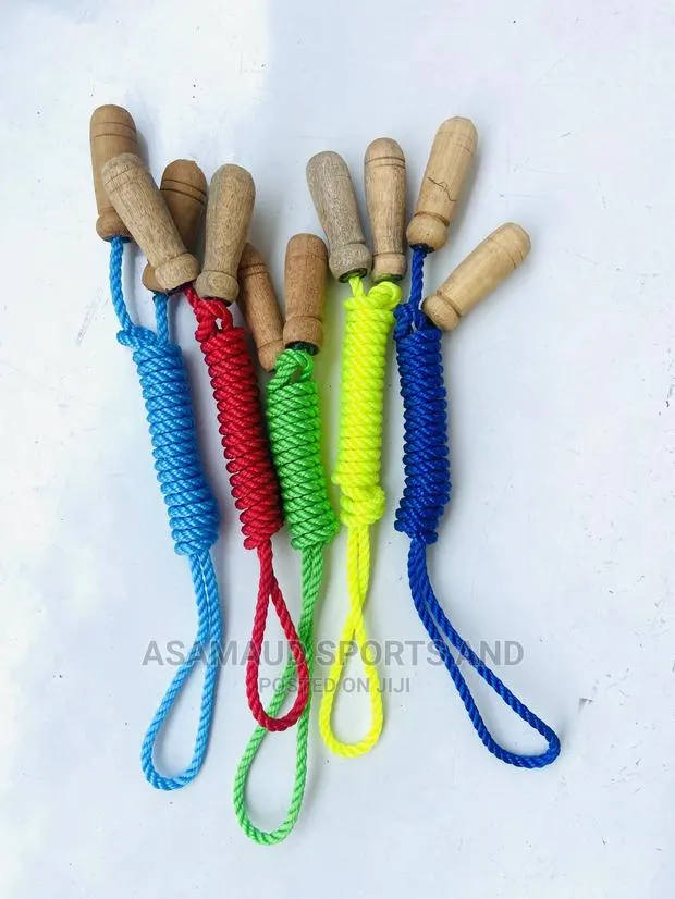 Original Skipping Top at Cool Price · Photo 1