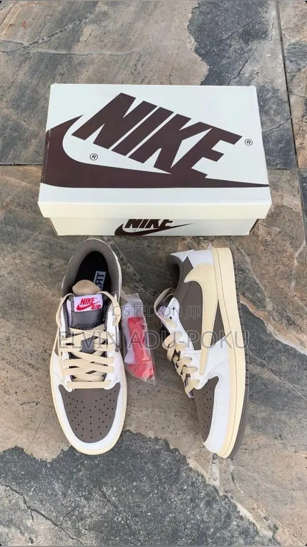 Travis Scott Air Jordan 1 Low Og "Reverse Mocha" Sneakers · Photo 1