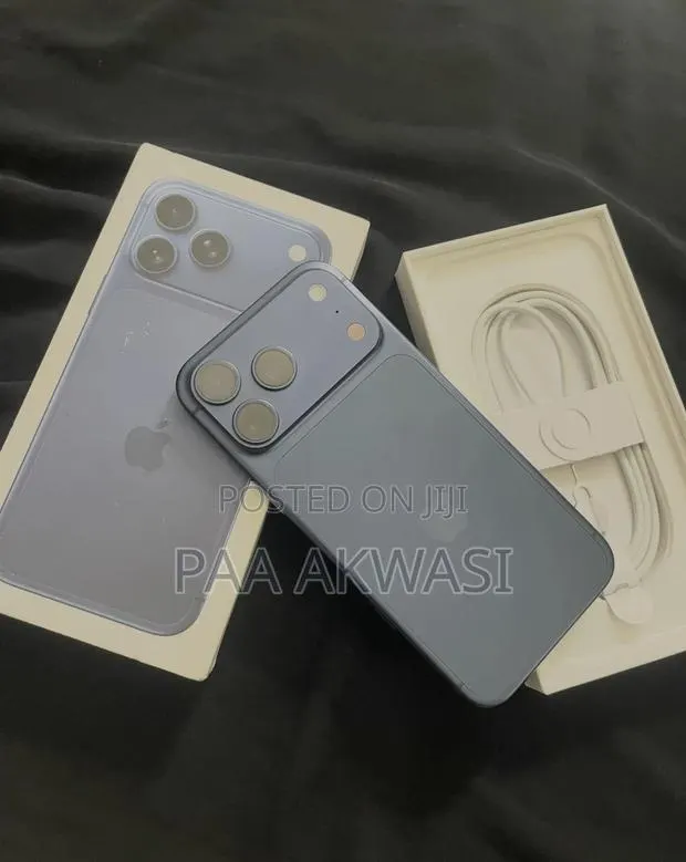 New Apple iPhone 17 Pro Max 512 GB Blue · Photo 1