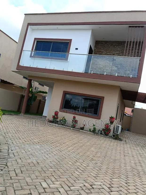 3bdrm Duplex in Oyarifa for sale · Photo 1
