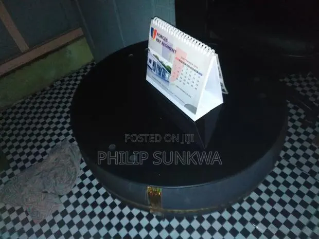 Simple Coffee Table Made From Car Tyre. · Photo 1
