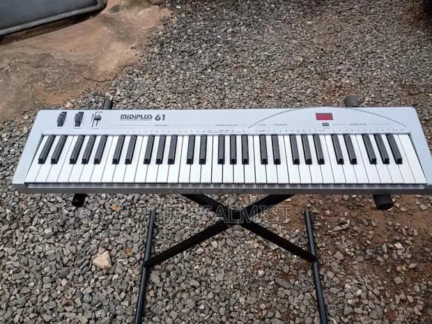 Midi Plus 61 Keyboard Controller · Photo 1