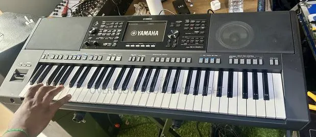 Yamaha PSR-Sx920 Digital Arranger Keyboard · Photo 1