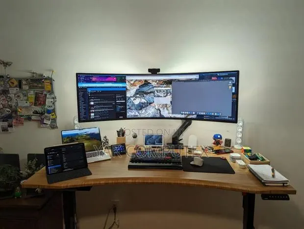 Samsung Odyssey Chg90 124.5 Cm (49) 3840 X 1080 Pixels · Photo 1