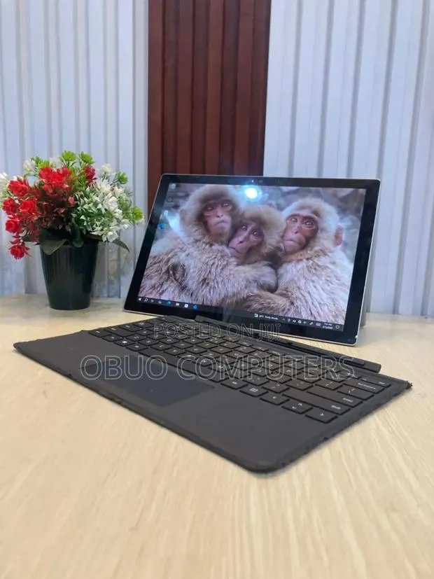 Laptop Microsoft 4GB Intel SSD 256GB · Photo 1