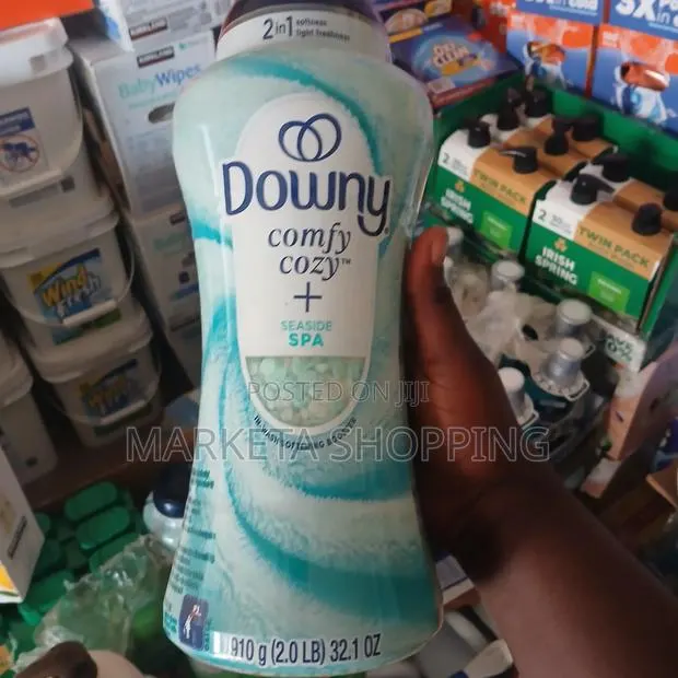 Downy Comfy Cozy Softner 910g · Photo 1