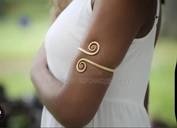 Ladies Armlet · Photo 1