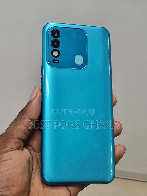 Tecno Spark 8 64 GB Blue · Photo 1