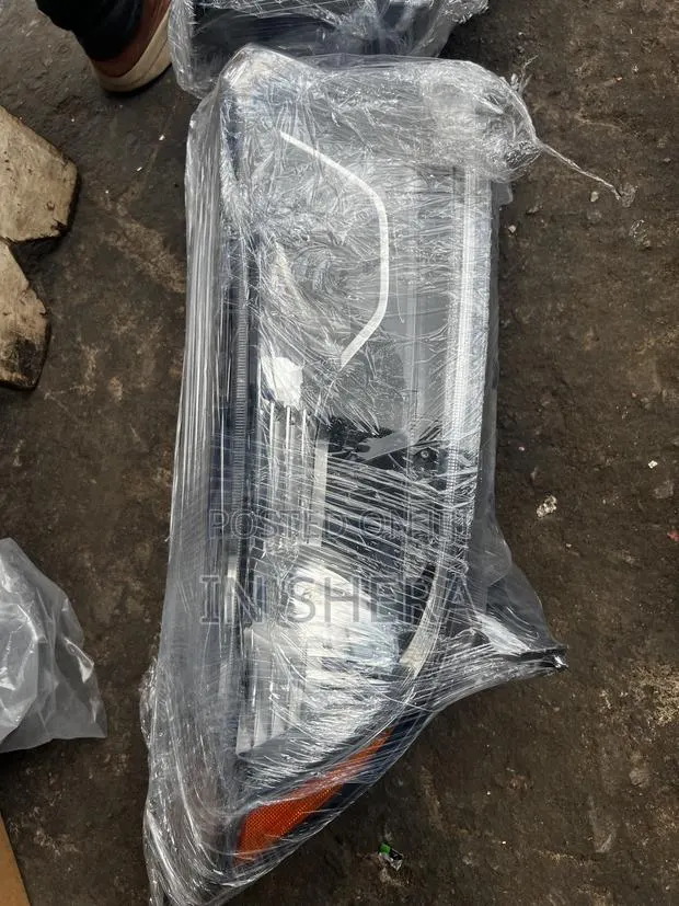 Honda CRV 2017 2018 2019 2020 2021 2022 Headlight Normal · Photo 1