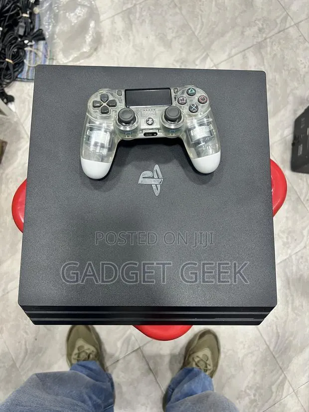 Sony Ps4 Pro 1tb · Photo 1