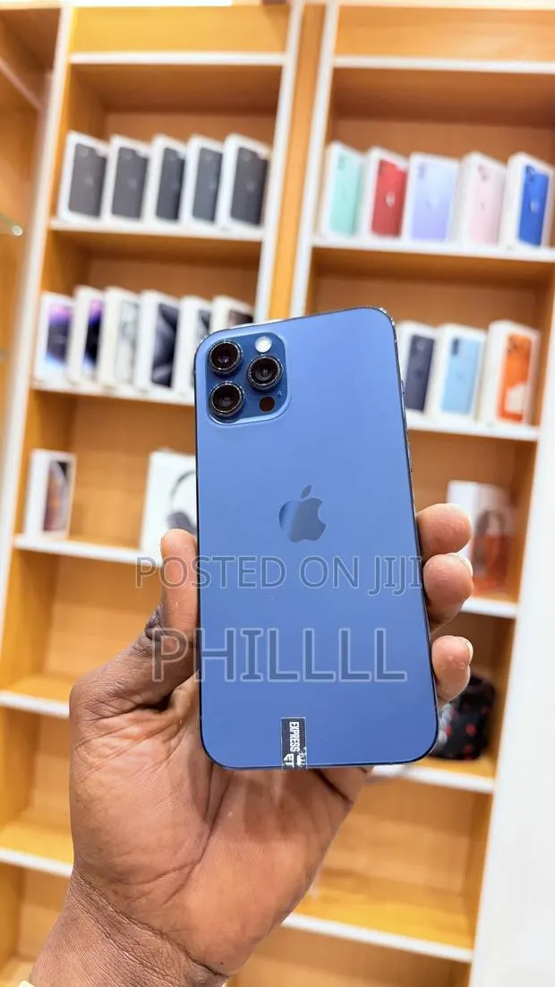 Apple iPhone 12 Pro Max 128 GB Blue · Photo 1